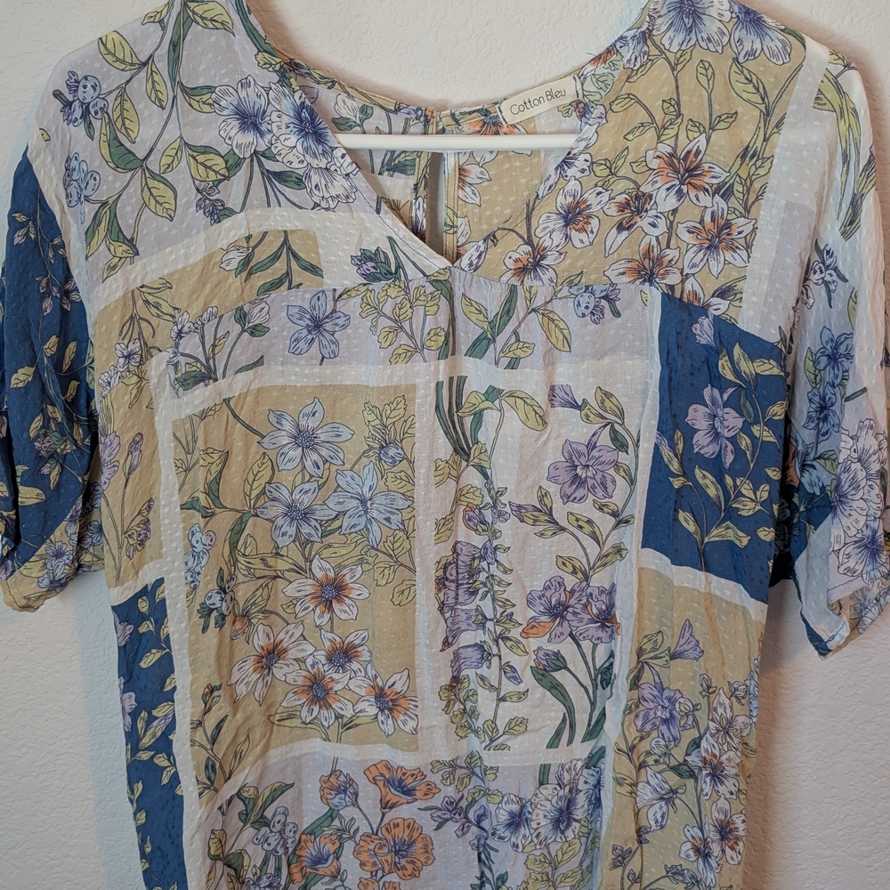 Boxy Cream and Blue Short Sleeve Blouse
